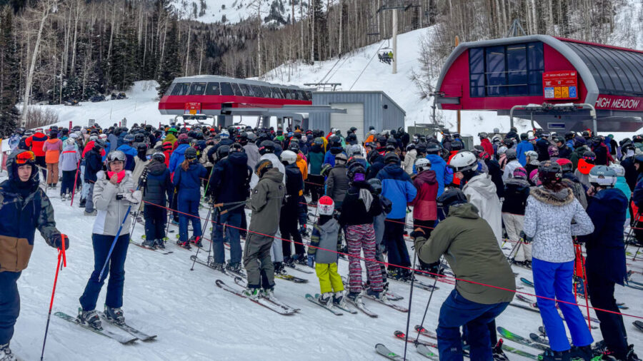 Long lines form at Park City amid a ski patrol strike on Dec. 29, 2024. (Mariah Maynes/KSL NewsRadio)